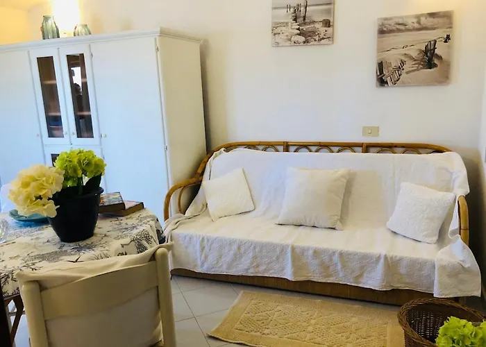Bilocale Degli Oleandri Vista Mare Lägenhet Porto Taverna