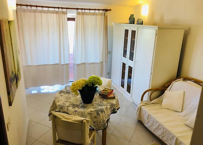 Bilocale Degli Oleandri Vista Mare Lägenhet
